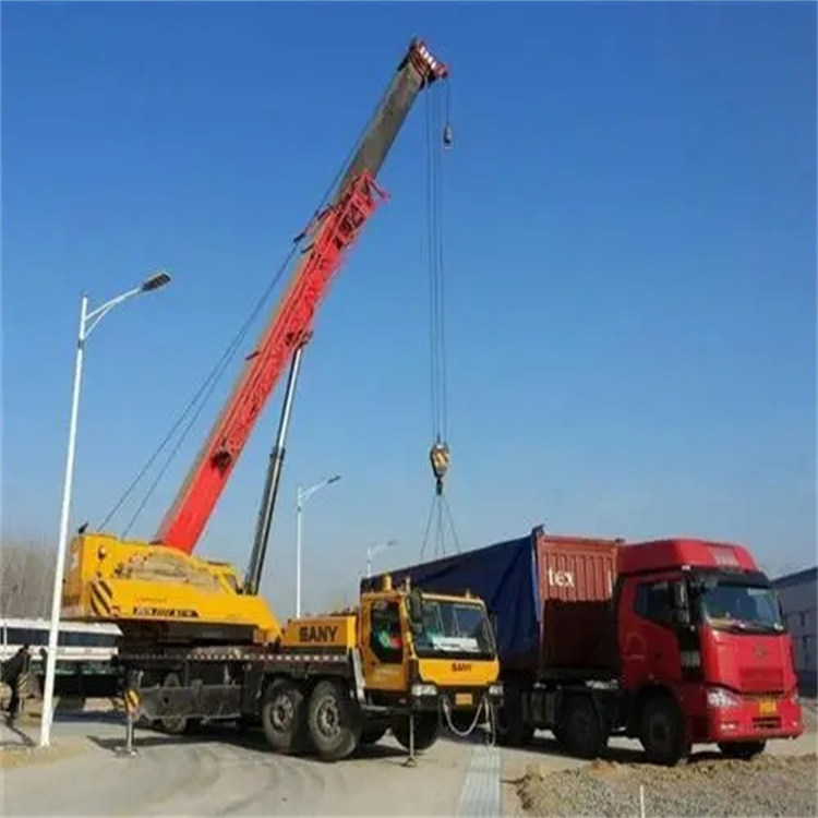 行唐吊车出租吊装大件的时候的注意事项